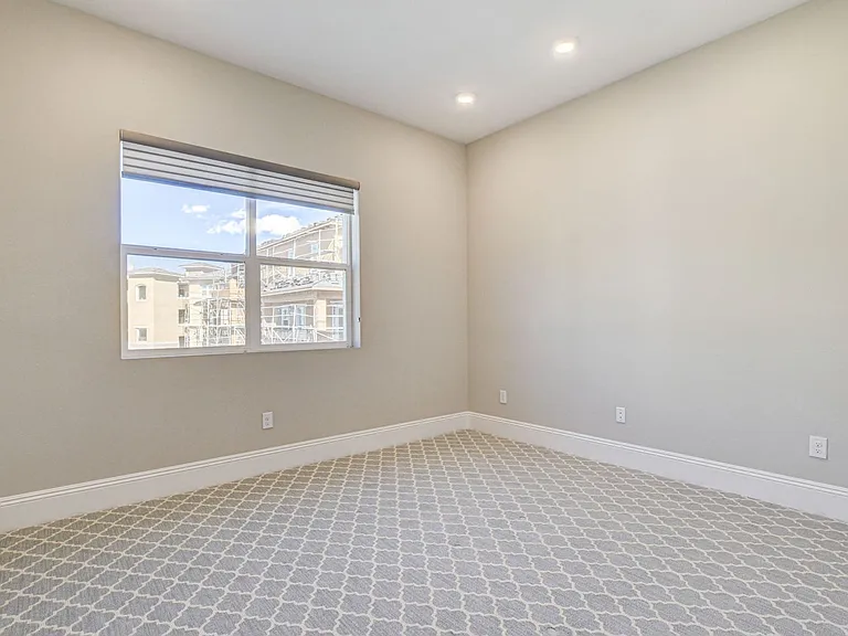 9133 Las Manaitas Ave #302 — Photo 31