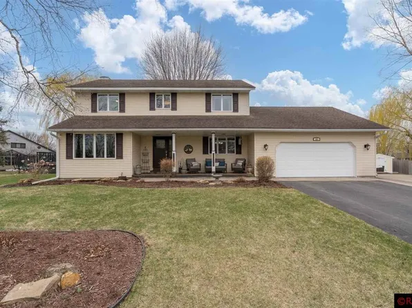 16 Goldfinch Ct, North Mankato, MN 56003