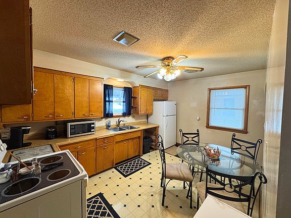 4th image of 9373 Cable Rd