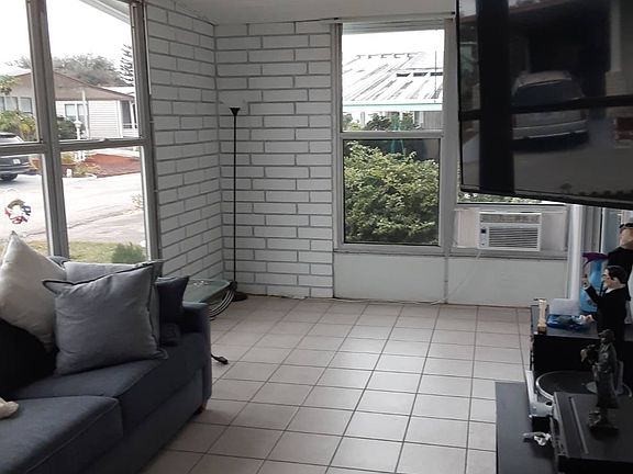 4th image of 414 Bollingwood Pl