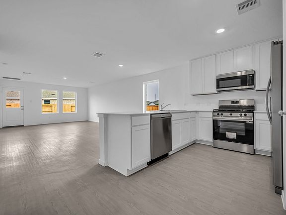 4th image of 26710 Scarlet Willow Dr