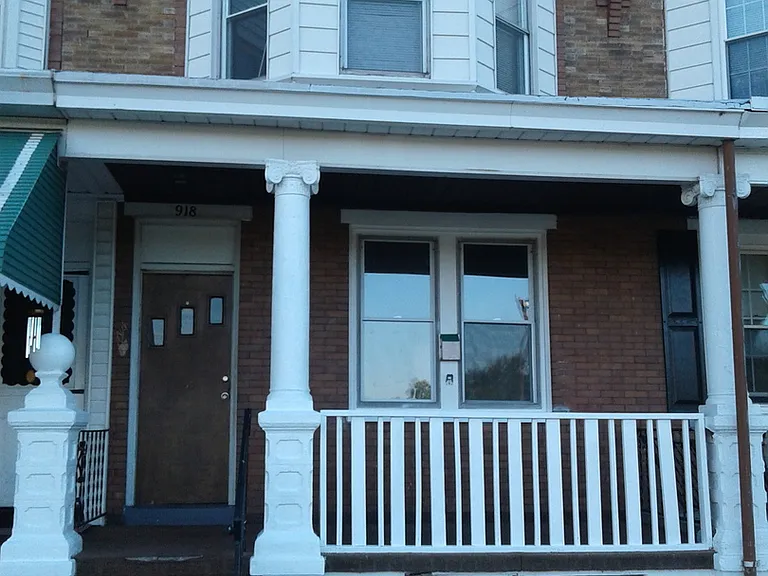 918 Jefferson Ave — Photo 1