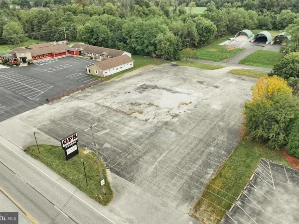 6431 York Rd, New Oxford, PA 17350