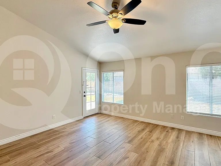 682 N Butte Ave — Photo 10