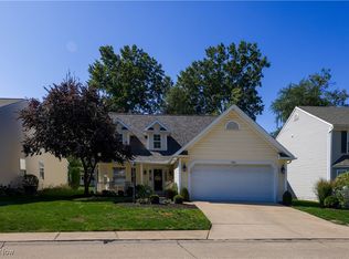 1462 Hollow Wood Ln, Avon, OH 44011
