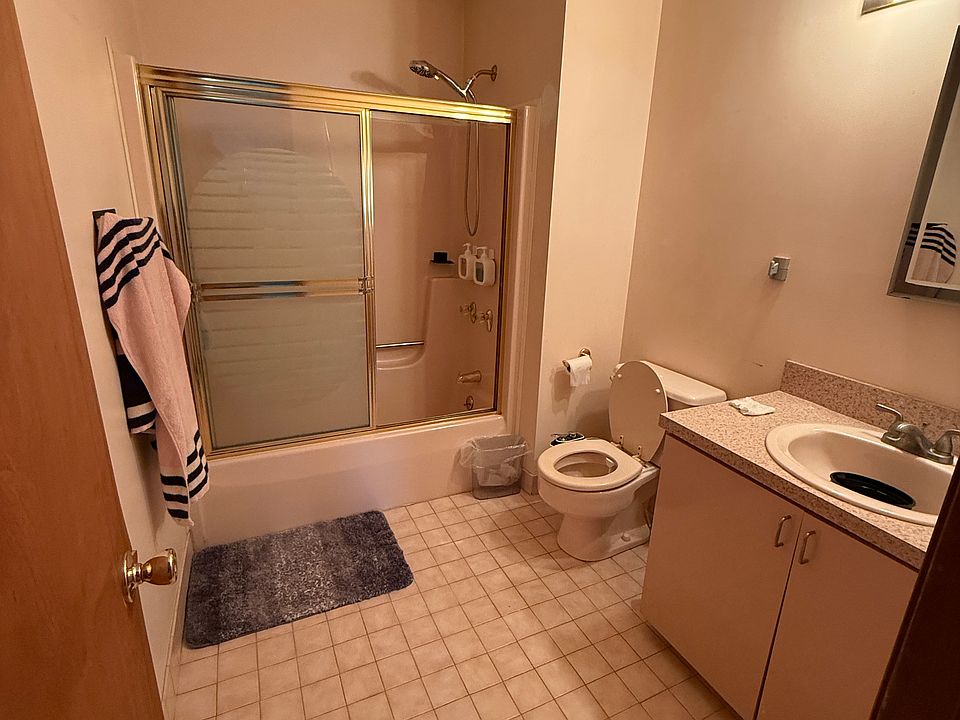 1st image of 24 Jefferson Landing Cir