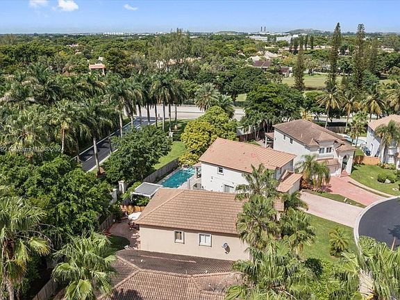 5th image of 9839 NW 32nd St