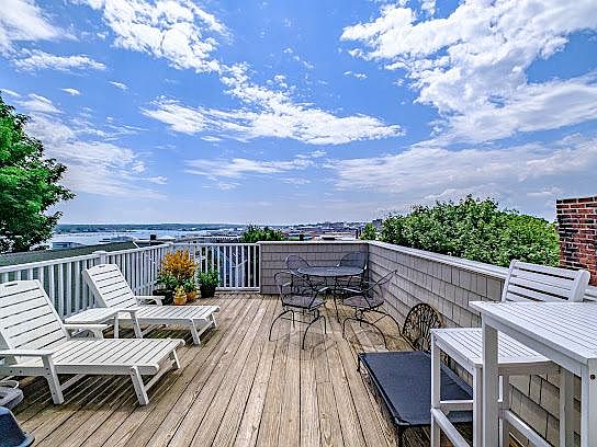 Fantastic rooftop deck!