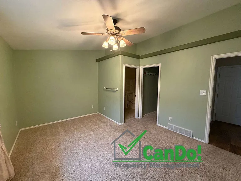2828 Linda St — Photo 13