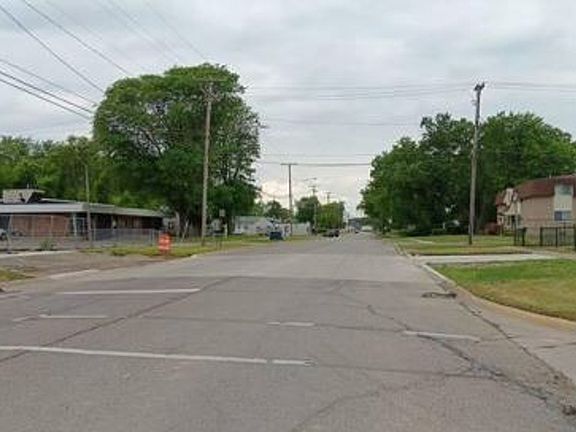 Exterior Neighborhood (street photo)