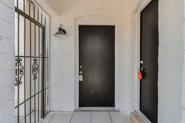 325 N 17th Dr #A — Photo 22