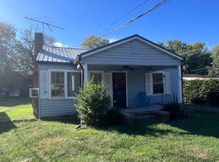 227 Henderson Ave, Sevierville, TN 37862