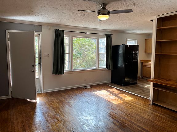 3rd image of 134 Johnson St