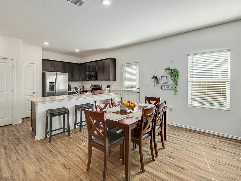 2504 Forgetmenot Ln — Photo 8
