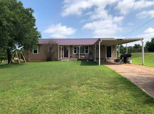 216 E Oak Main Ave, Comanche, OK 73529