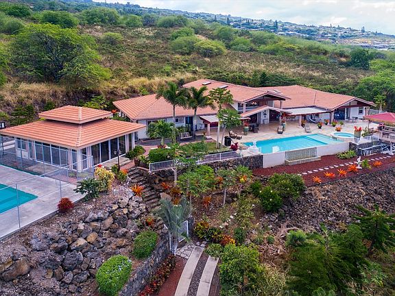 4th image of 77-454 Hoomaluhia Dr