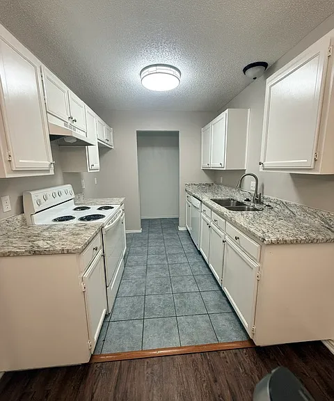 6610 Parkview Dr — Photo 7