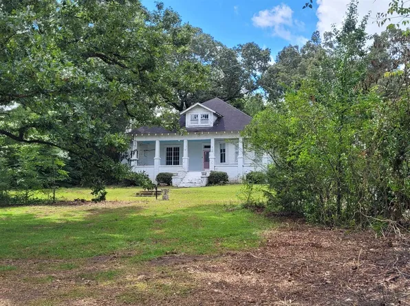 715 W Fort Williams St, Sylacauga, AL 35150
