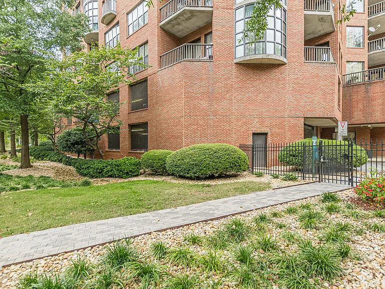 395 Central Park Pl NE #720 — Photo 45