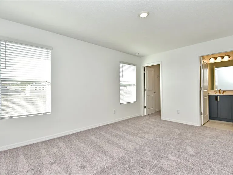 2948 Voyager Ave — Photo 17