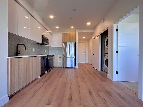 3rd image of 20769 Fraser Hwy #334
