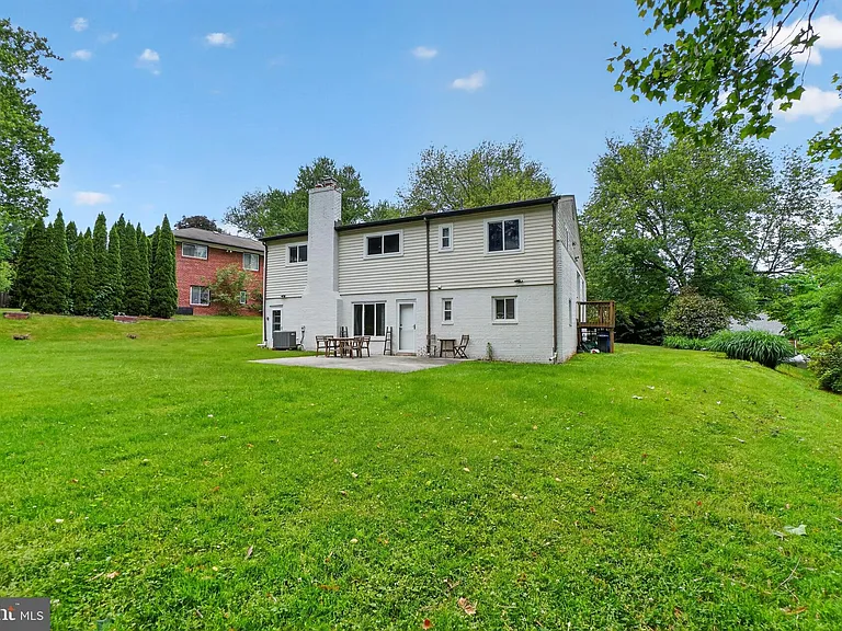 9211 E Parkhill Dr — Photo 15