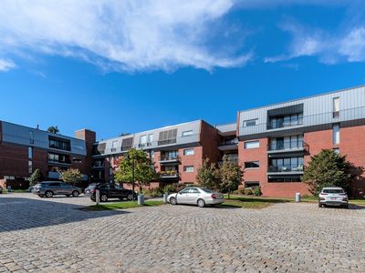 75 Grove St APT 230, Wellesley, MA, 02482