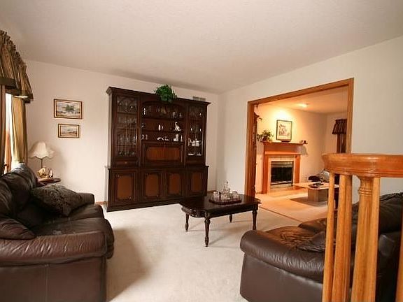 2nd image of 2808 Rolling View Dr