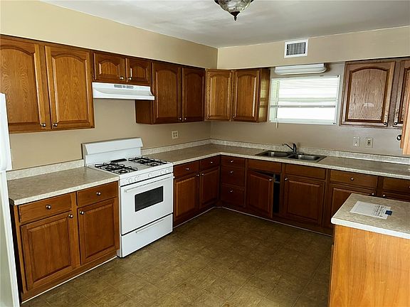 4th image of 1611 Paseo Ave