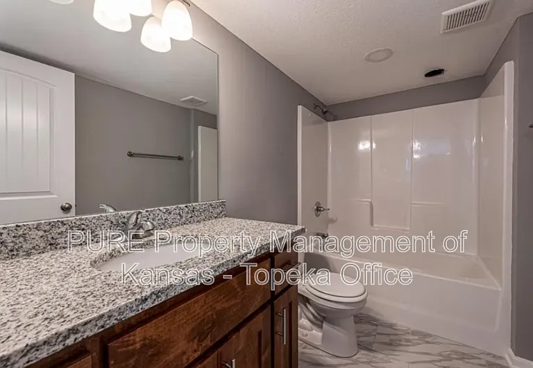 4766 Lakecrest Dr — Photo 17