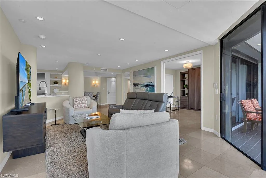 2 bed, 2.0 bath, 1192 sqft, $14,000 — Photo 3