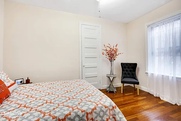 Sold by Sotheby's International Realty | media 14