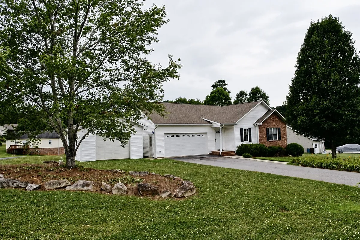 Building Photo - 5139 Silver Tree Trl