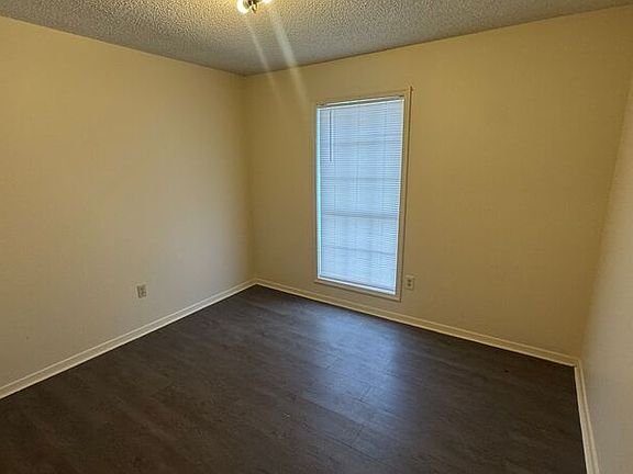 4th image of 7013 Wesley Ct