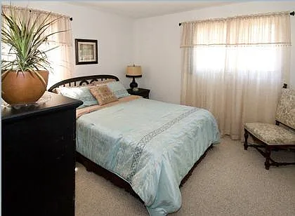 1240 Bryant Ave — Photo 6