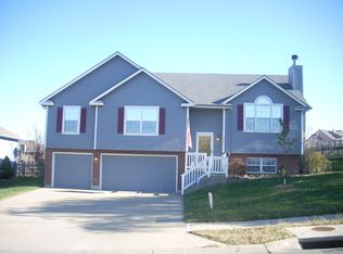 615 SW Shorthorn Rd, Grain Valley, MO 64029