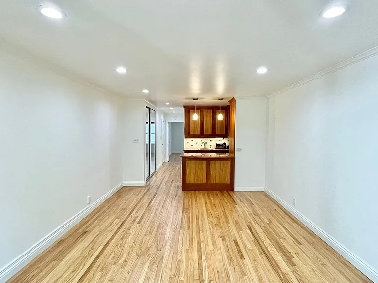 1260 Clay St #206 — Photo 6