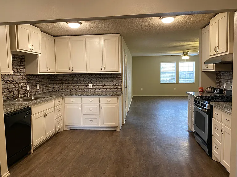 3115 Aberdeen Ave — Photo 3