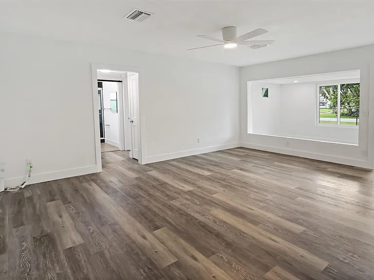 768 22nd Pl — Photo 9