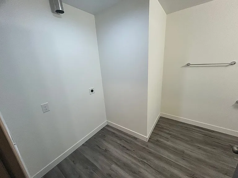 703 N Park 704 Tarn — Photo 65