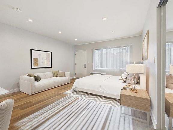 5th image of 11458 Burbank Blvd APT 5
