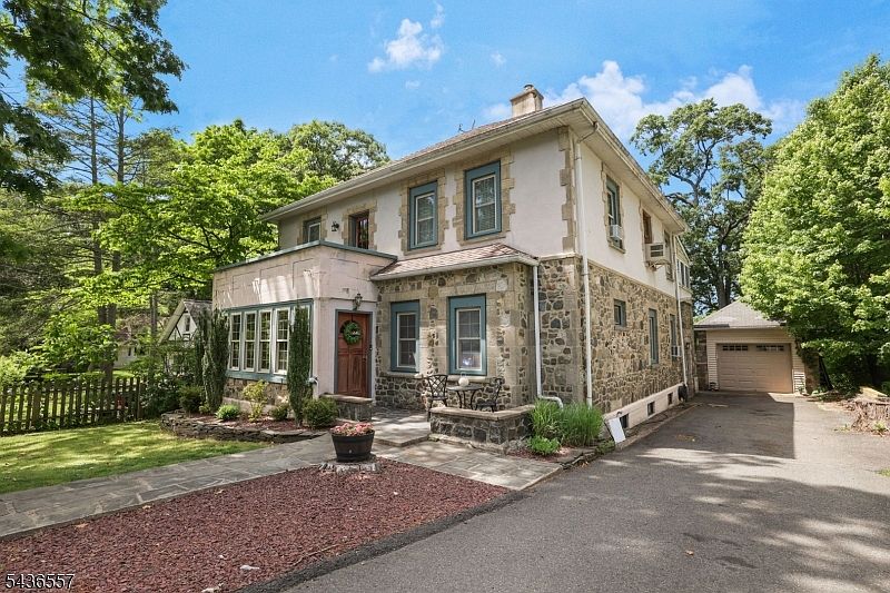 1st image of 26 Maple Rd
