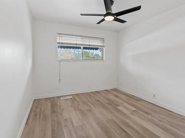 2614 S Green St — Photo 17