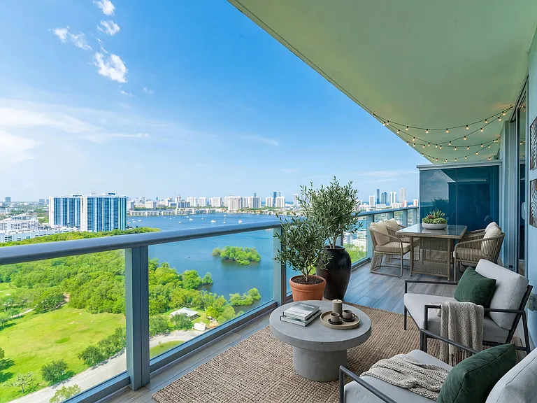 16385 Biscayne Blvd #2502 — Photo 34