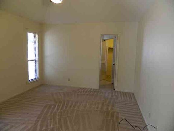 4th image of 4908 Glass Mountain Dr