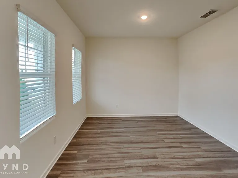 56 Heartland Dr — Photo 4