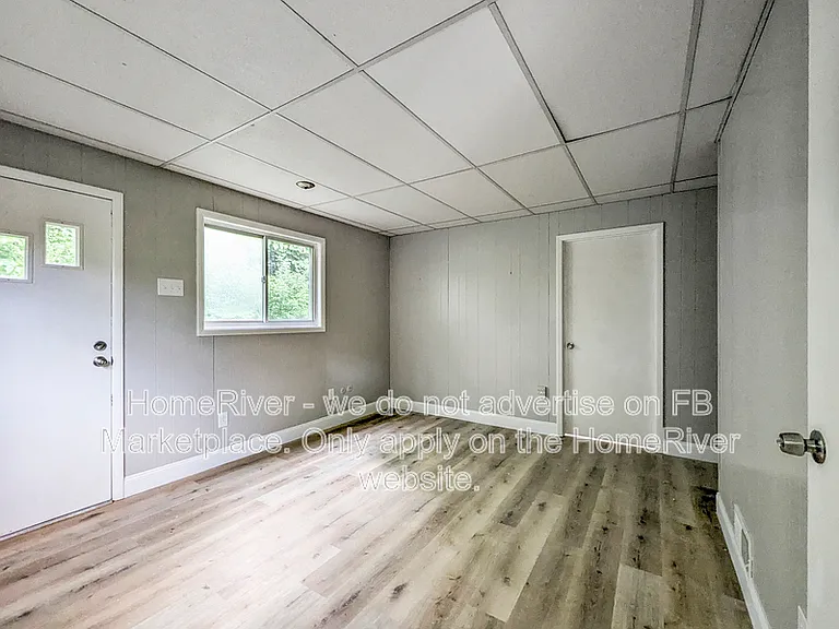1323 Leaside Dr — Photo 13