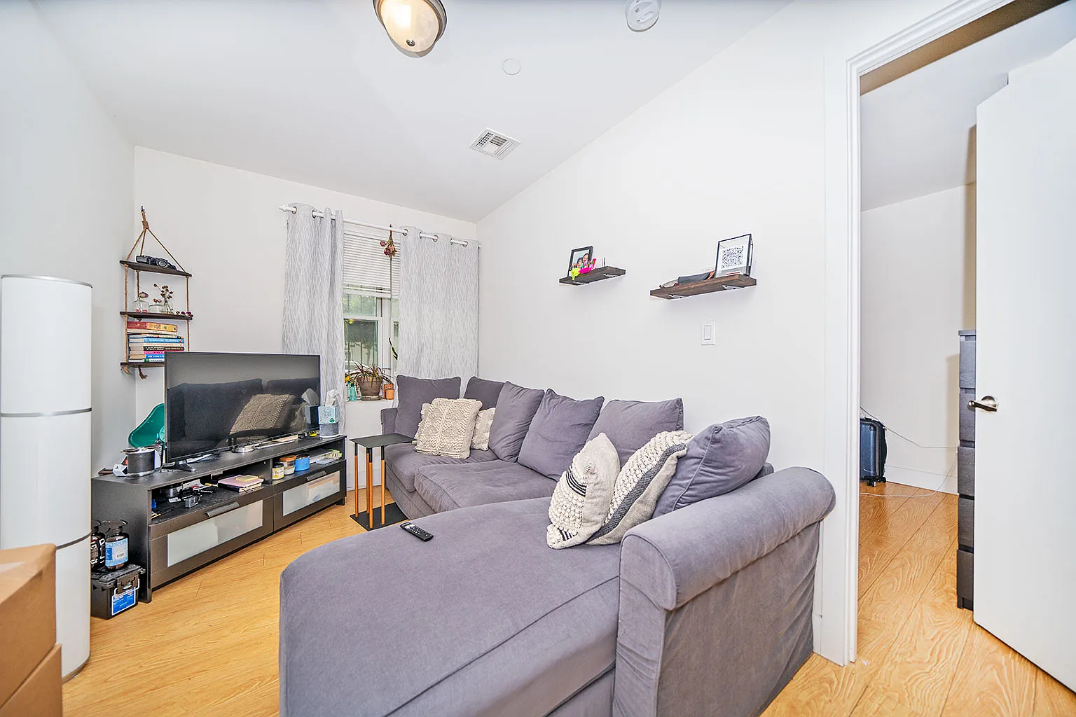 833 Monroe Street — Photo 2