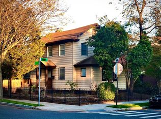 13847 247th St, Rosedale, NY 11422