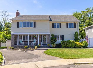 2215 Stacy Ct, North Bellmore, NY 11710